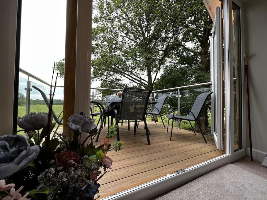Cosy Alpine Cottage In The Heart Of Lancashire Catterall Exterior photo