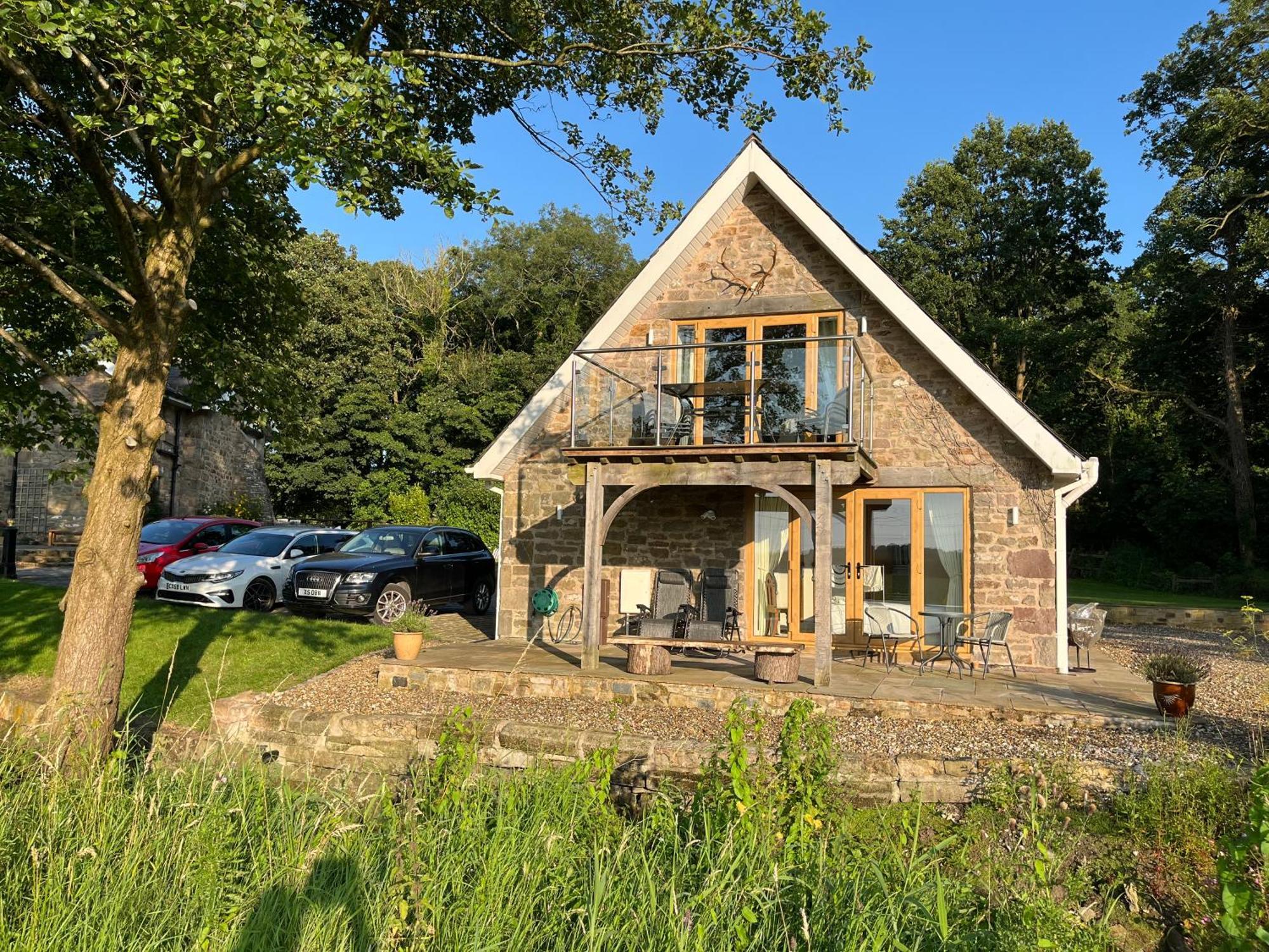 Cosy Alpine Cottage In The Heart Of Lancashire Catterall Exterior photo